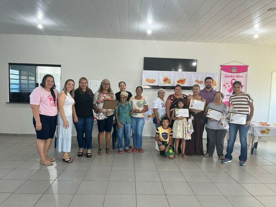 Imagem Encerramento da Primeira Turma do Projeto Cores da Vida  Oficina de Pintura e ExpressãoA Pref